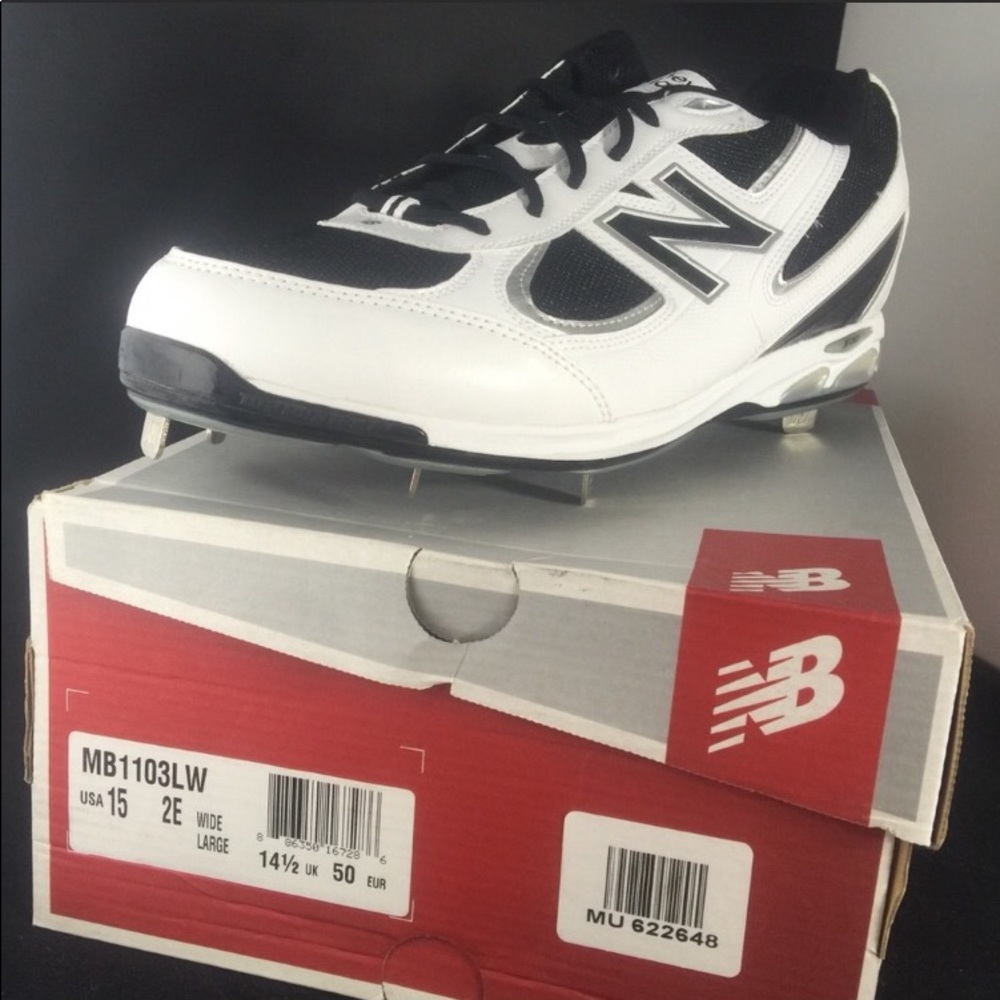 New Balance baseball cleats NEW in box size 15